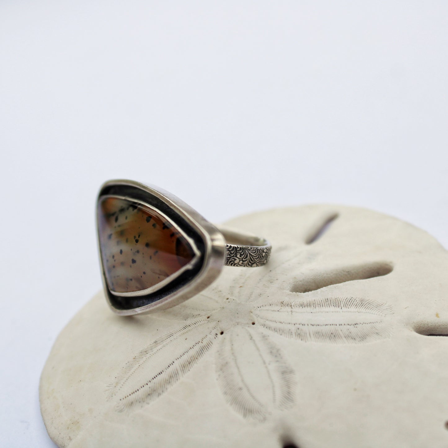 Riverstone Horizon Ring: Sterling Silver Montana Agate - size 8.75