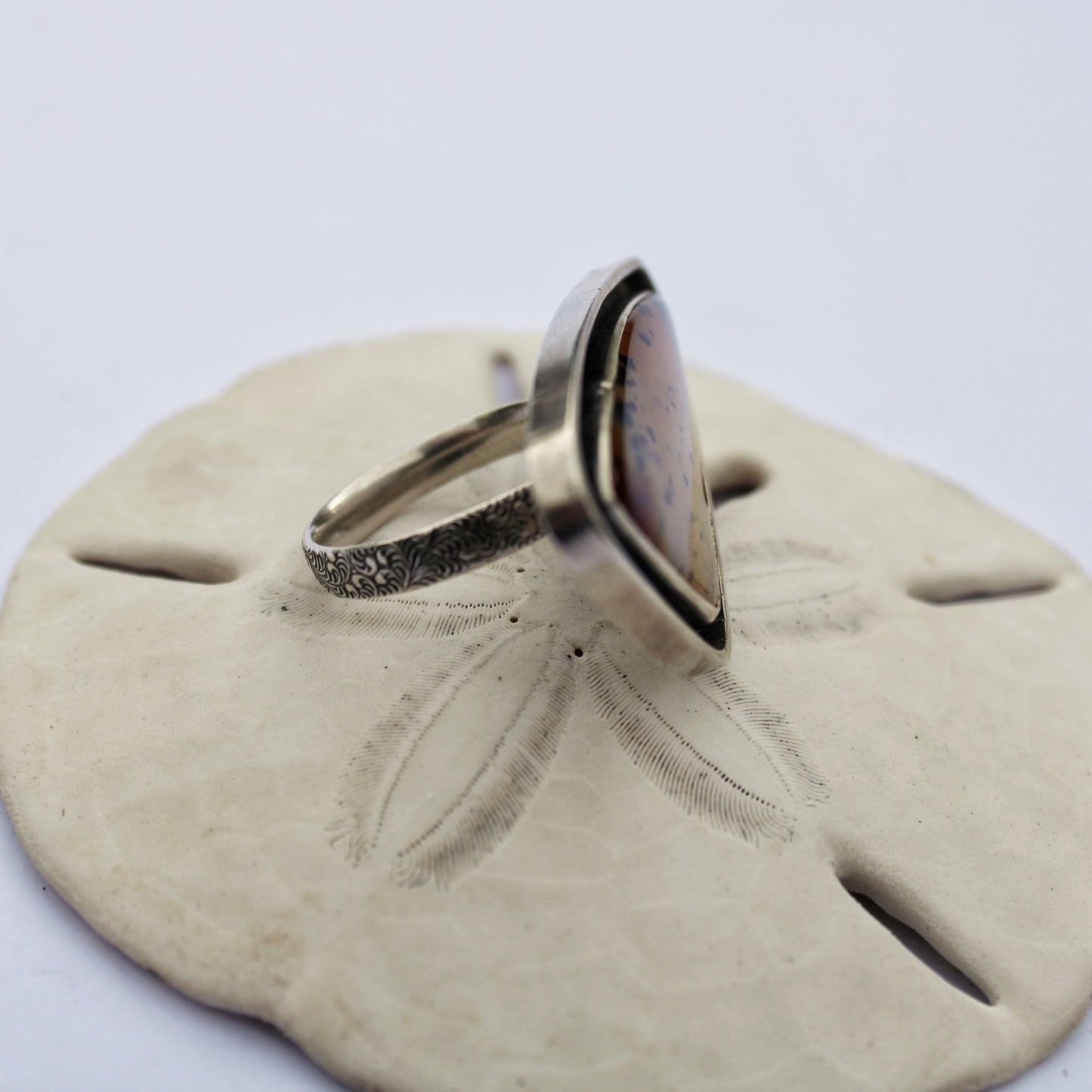 Riverstone Horizon Ring: Sterling Silver Montana Agate - size 8.75