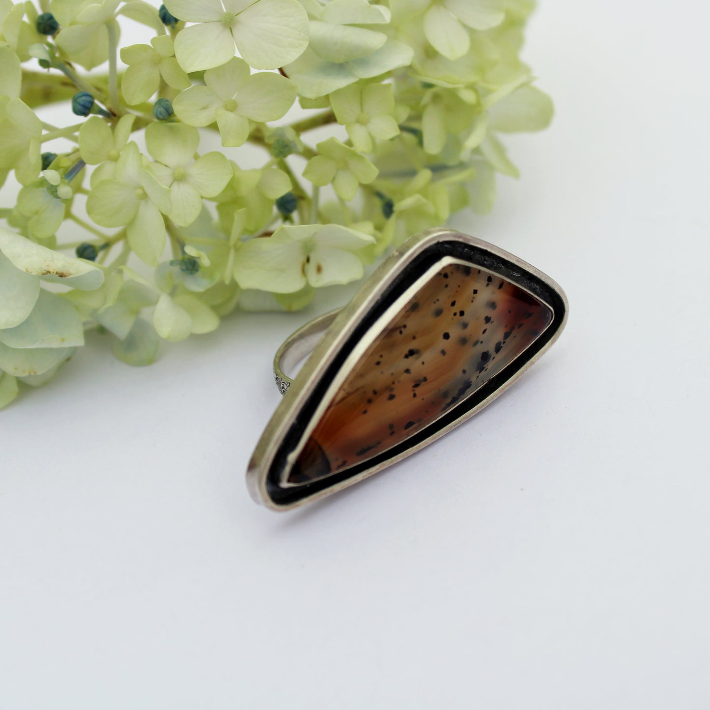 Riverstone Horizon Ring: Sterling Silver Montana Agate - size 8.75