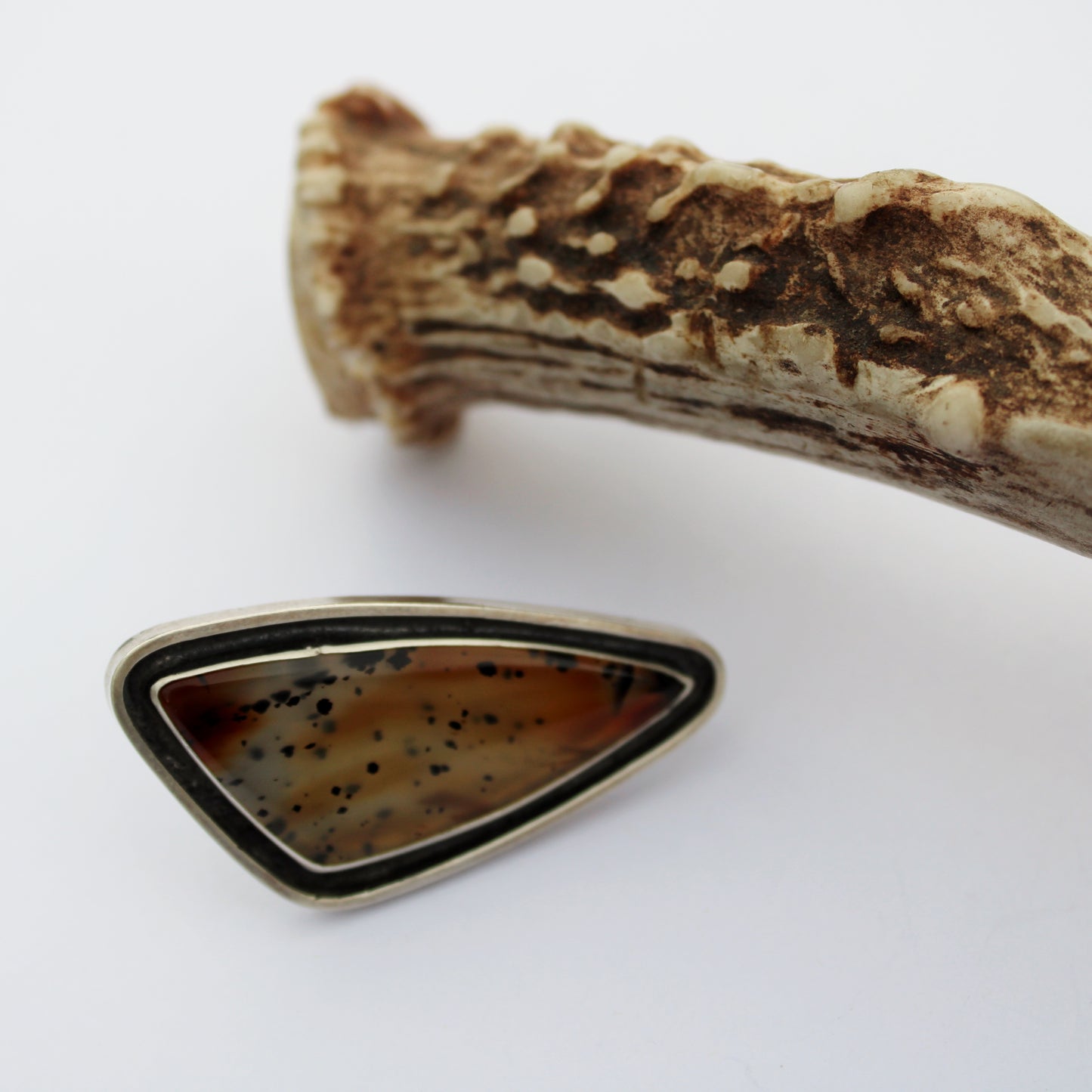 Riverstone Horizon Ring: Sterling Silver Montana Agate - size 8.75