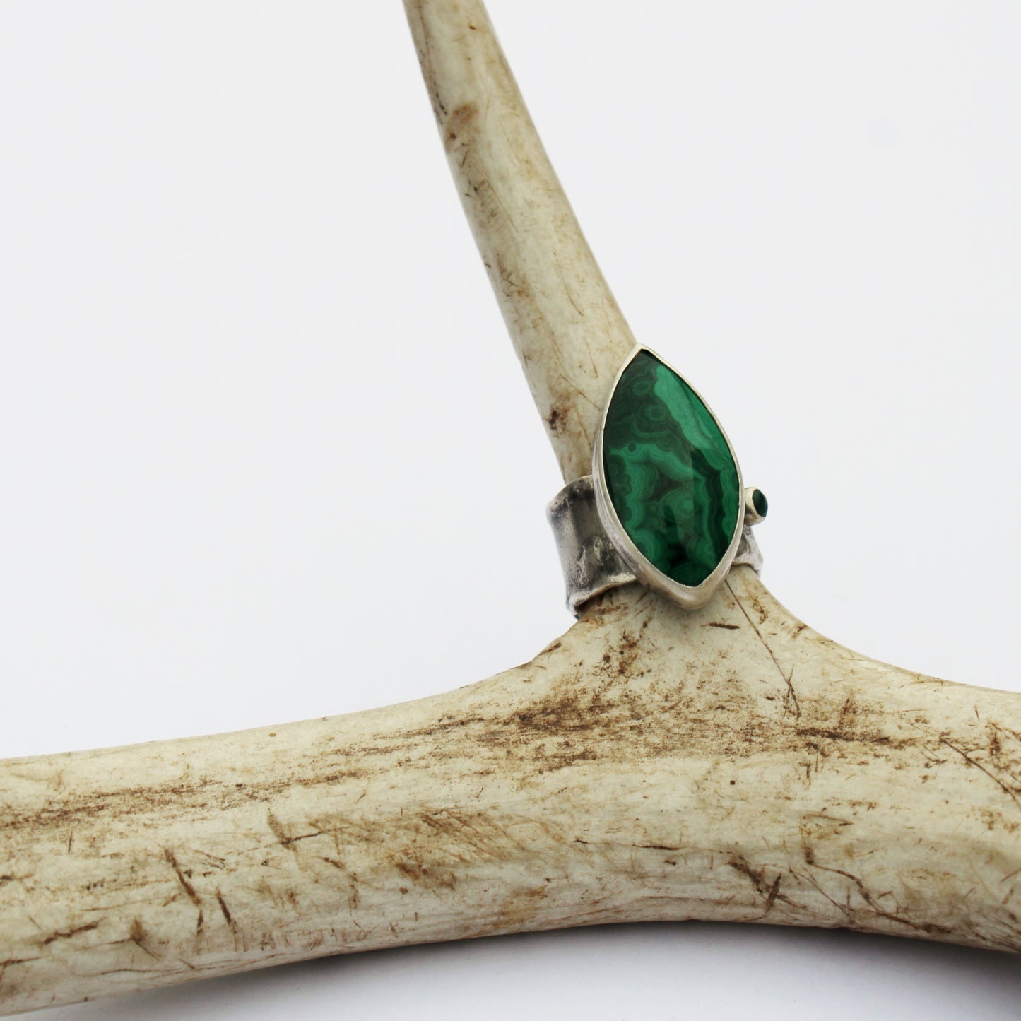 Verdant Embrace Ring: Sterling Silver & Malachite - size 7