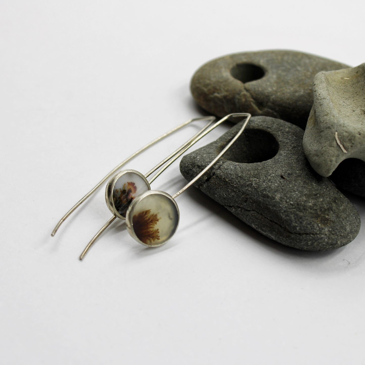 Earth's Embrace Earrings: Sterling Silver Dendritic Agate Wishbone