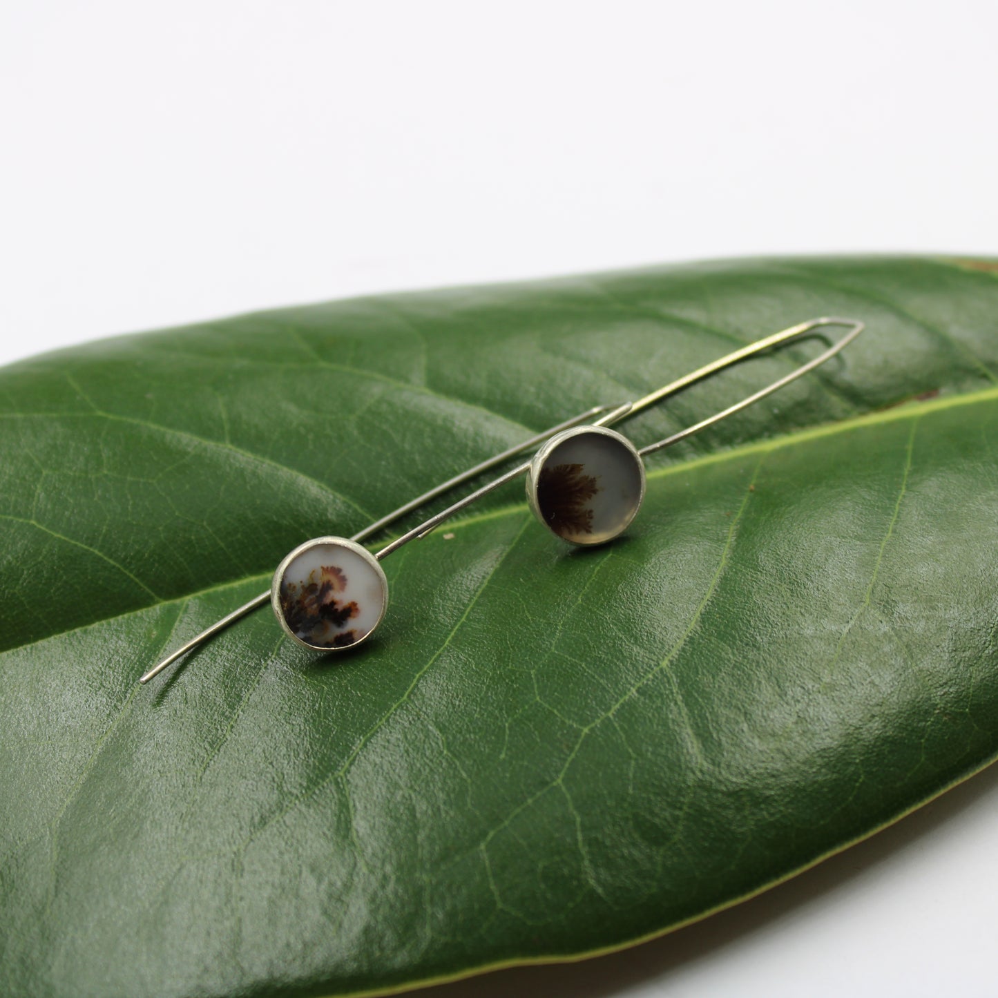 Earth's Embrace Earrings: Sterling Silver Dendritic Agate Wishbone