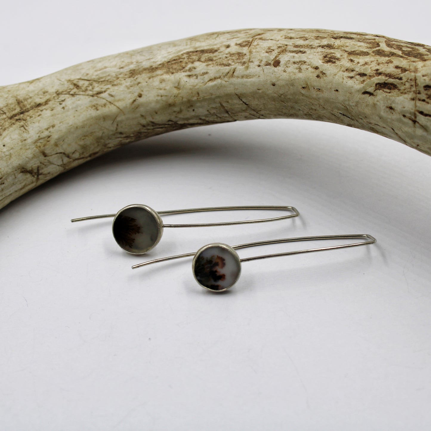 Earth's Embrace Earrings: Sterling Silver Dendritic Agate Wishbone