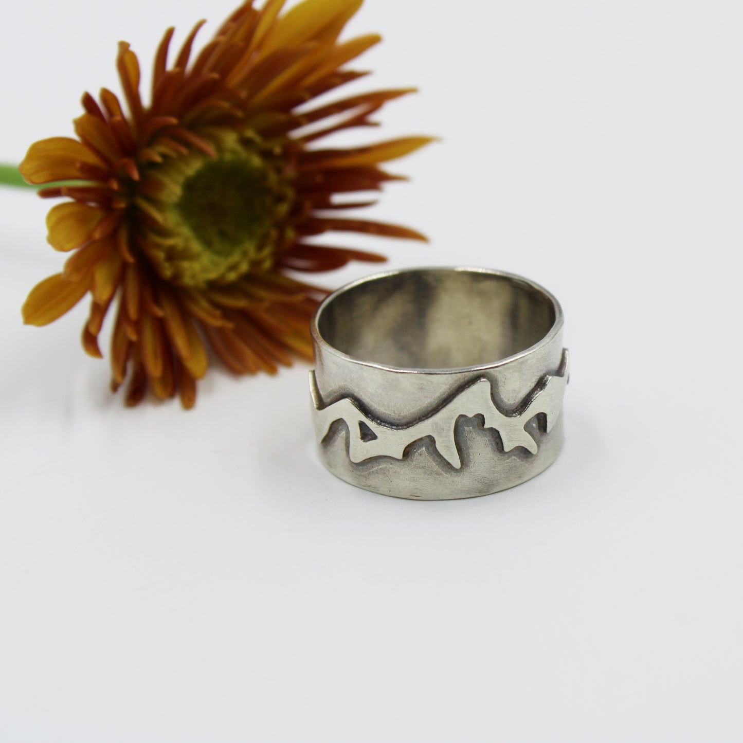 Everlasting Peaks Rings: Sterling Silver Mountains