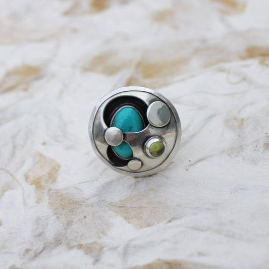 Hidden Oasis Ring: Sterling Silver, Tyrone Turquoise & Peridot - size 7.25