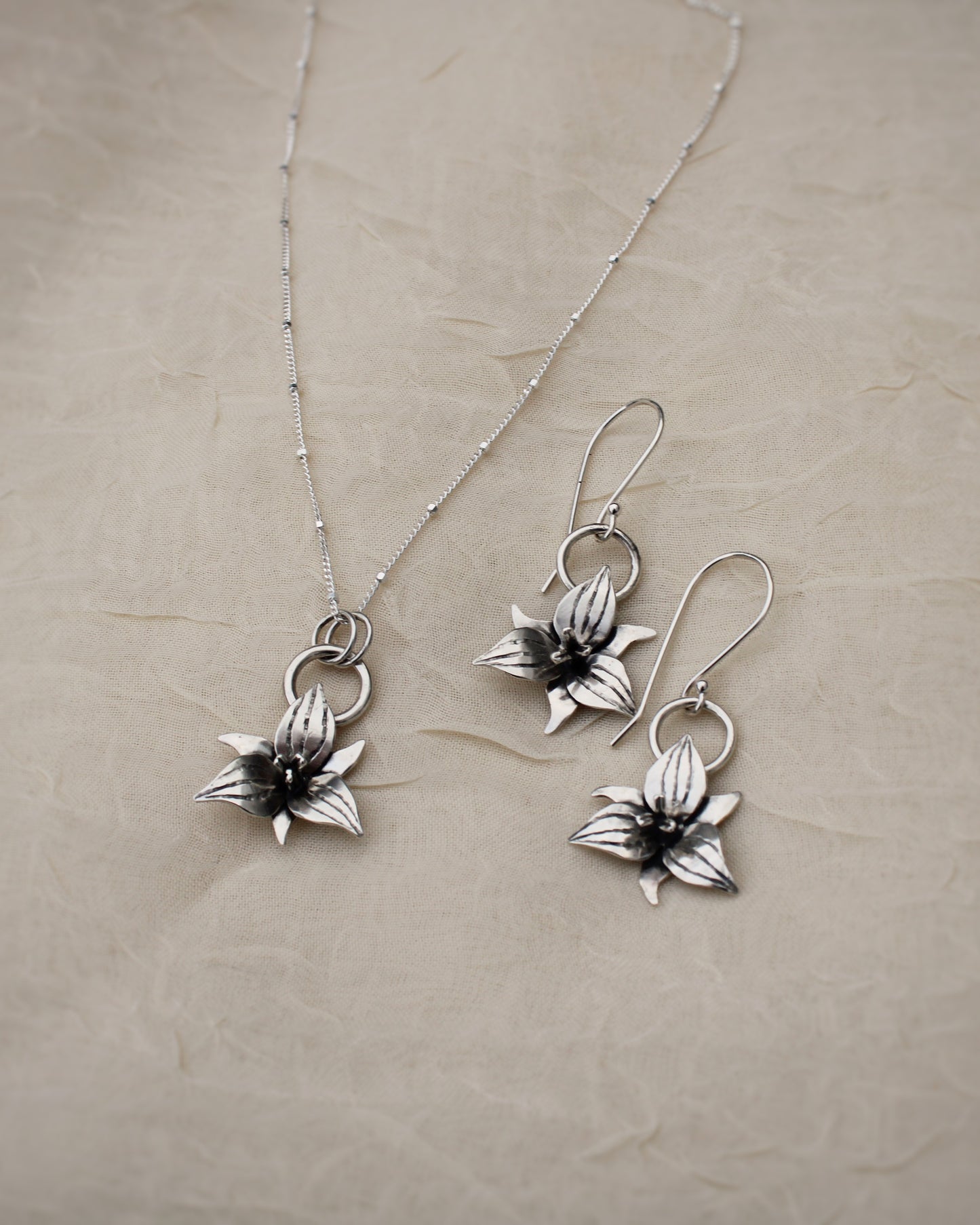 Trillium Bloom: Sterling Silver Trillium Flower Earrings