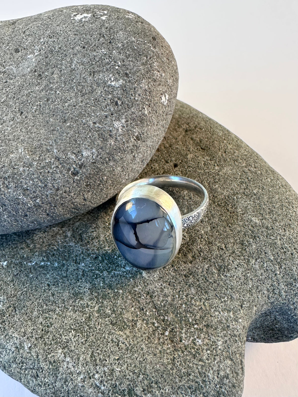 Stormline Ring: Dragonvein Agate & Sterling Silver - size 10